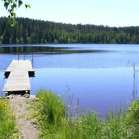 Vanha-paelsilae Lakeside Farm *