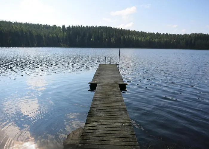 Vanha-paelsilae Lakeside Farm