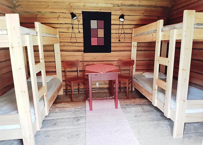 Vanha-paelsilae Lakeside Farm